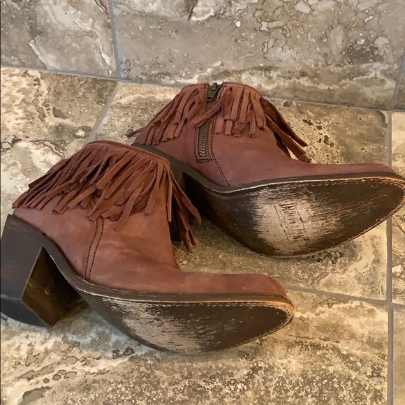 Super cute brown suede booties size 8.5 - Picture 5 of 8